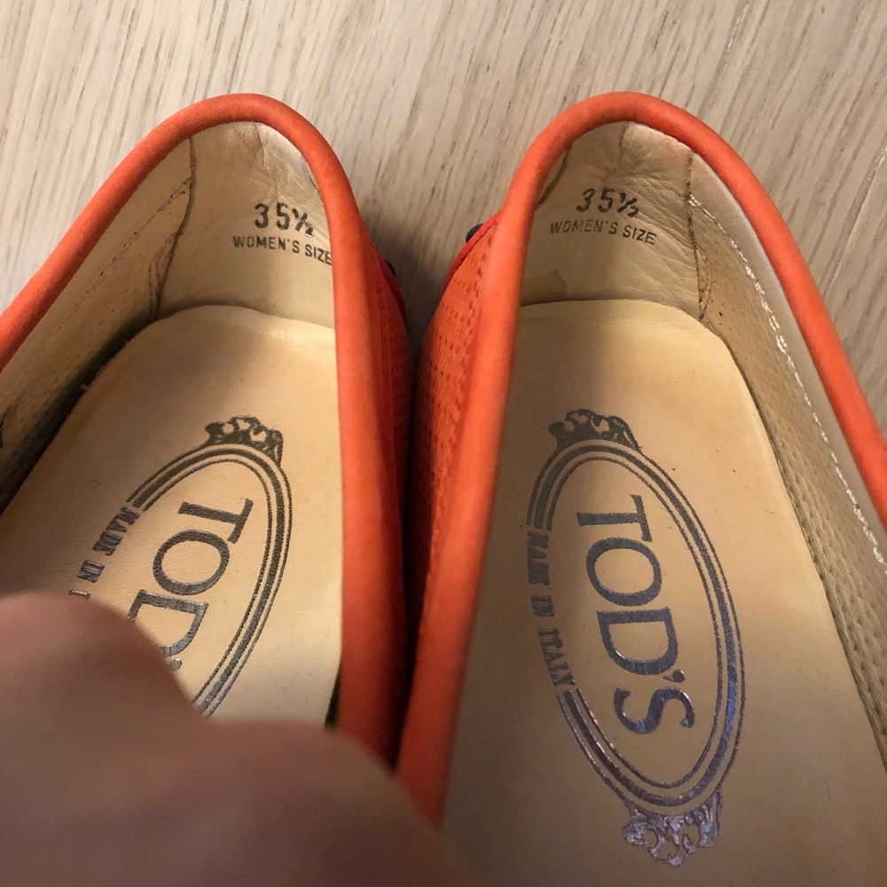 Women’s Tod’s loafers in coral. Size 35.5. - Picture 3 of 8